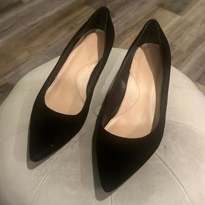 Banana Republic suede kitten heels